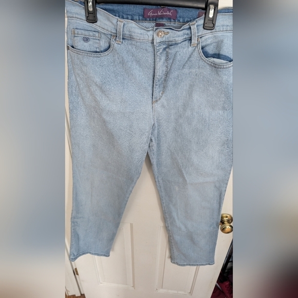 Gloria Vanderbilt  Women's Amanda Jeans Tapered Leg Classic Rise Size 16S (EUC) - Picture 4 of 12